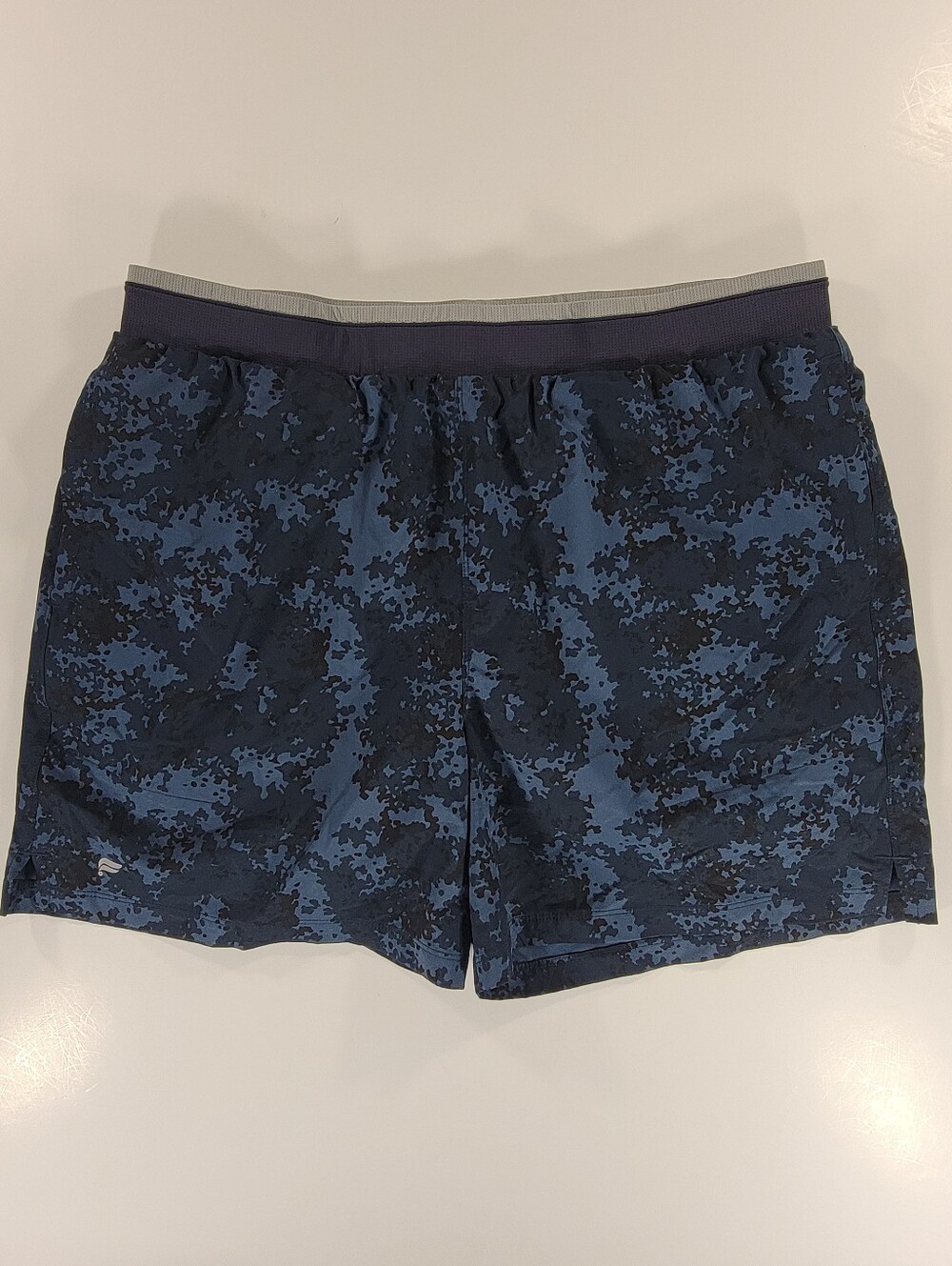 Fabletics Shorts Mens XL 5" Lined Performance The Gym Shorts Blue Digital Camo